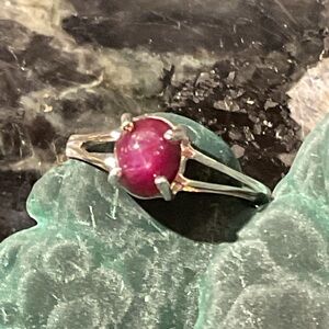 Natural Star Ruby .925 Silver Ring